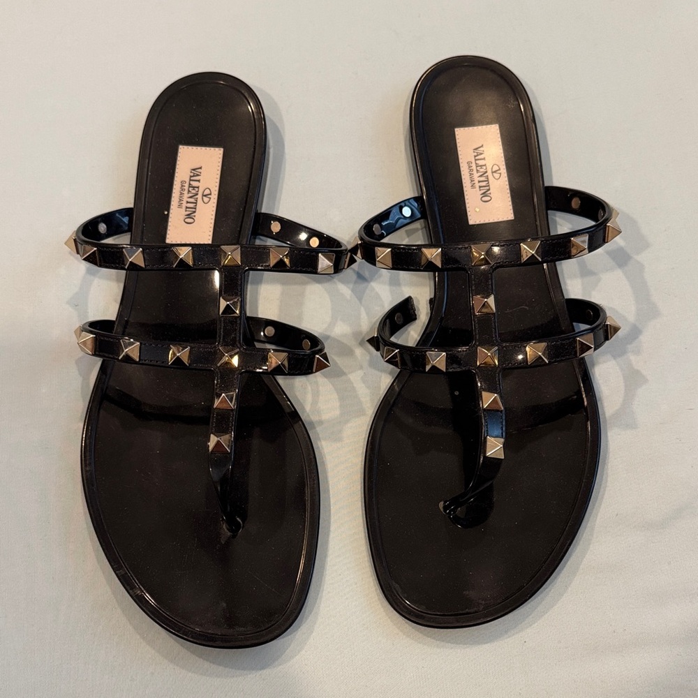 Valentino Garavani Rockstud T-Strap Flat Slide Sandals